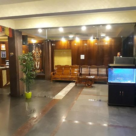 Hotel Ksr Srikalahasti Eksteriør bilde